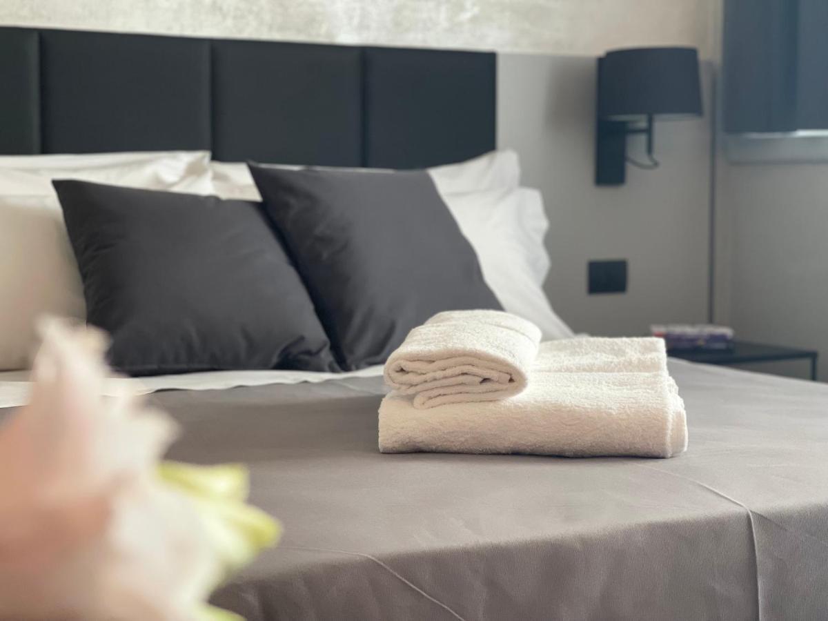 Tranquillo Uptown Lecce Hotel Bagian luar foto