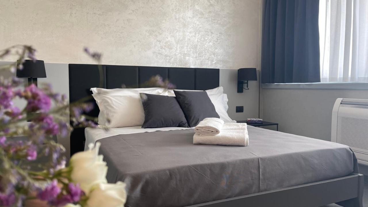 Tranquillo Uptown Lecce Hotel Bagian luar foto
