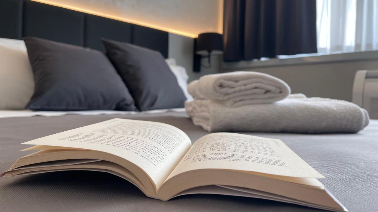 Tranquillo Uptown Lecce Hotel Bagian luar foto