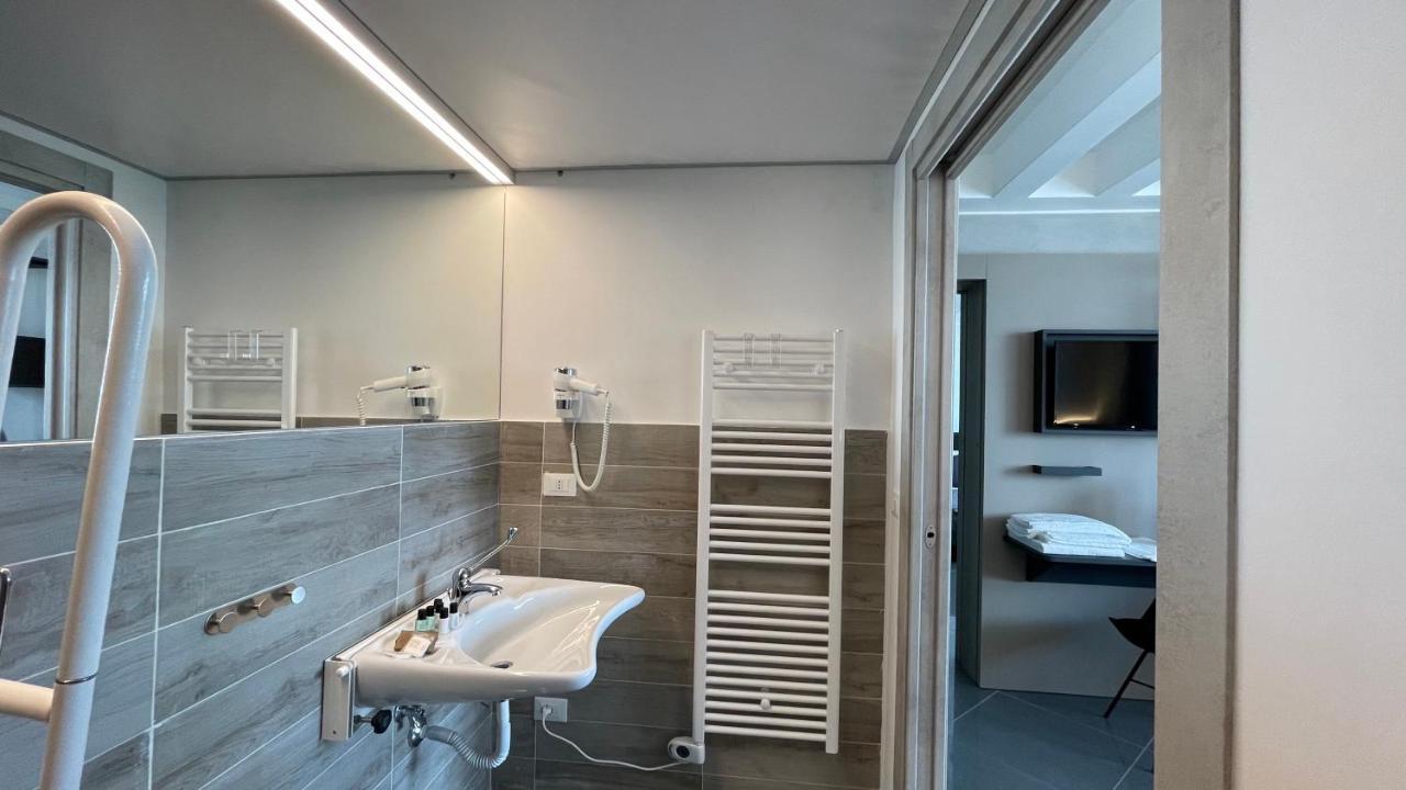 Tranquillo Uptown Lecce Hotel Bagian luar foto